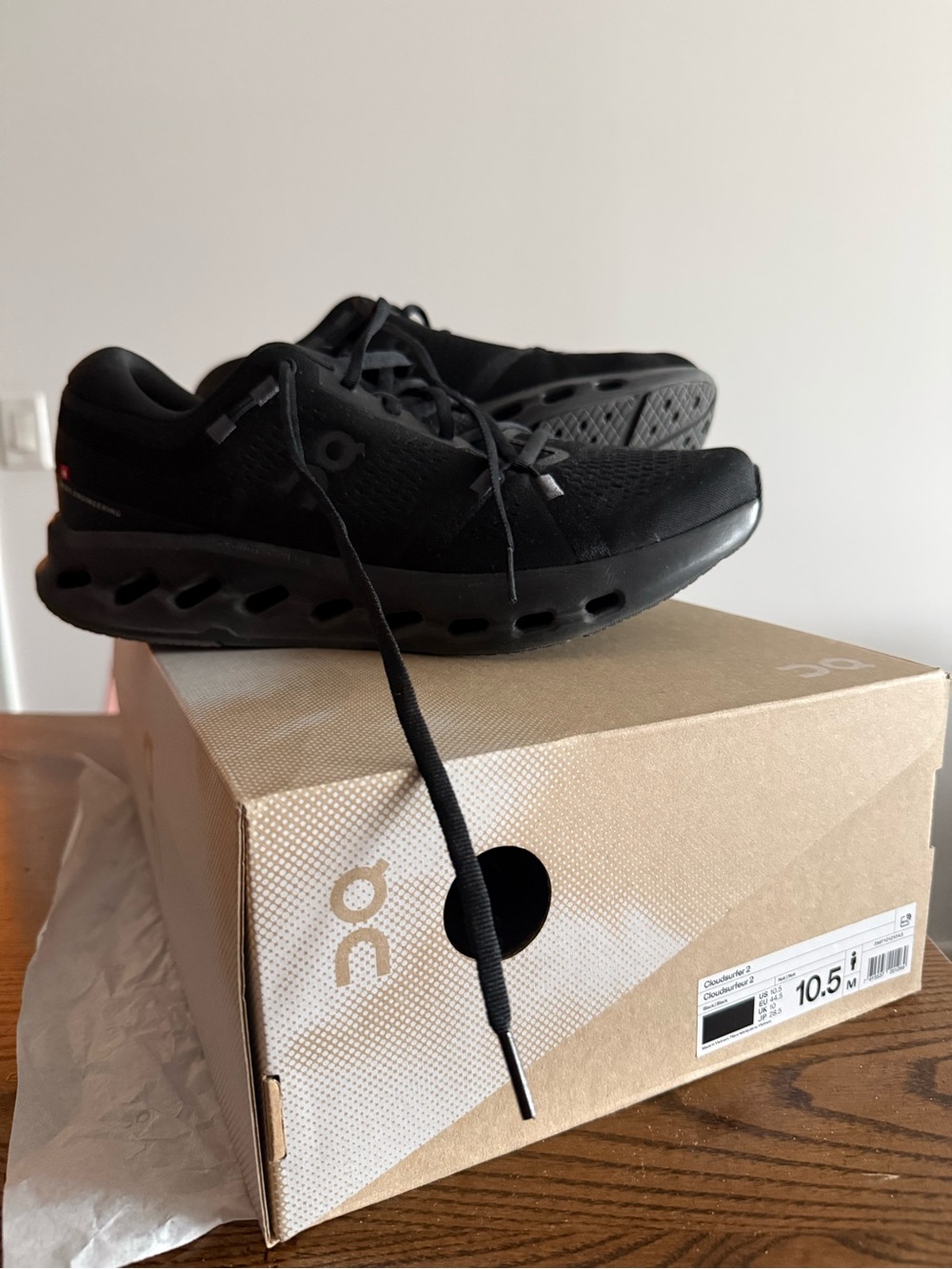 On Running Men’s Cloudsurfer 2 running shoes, size 10.5